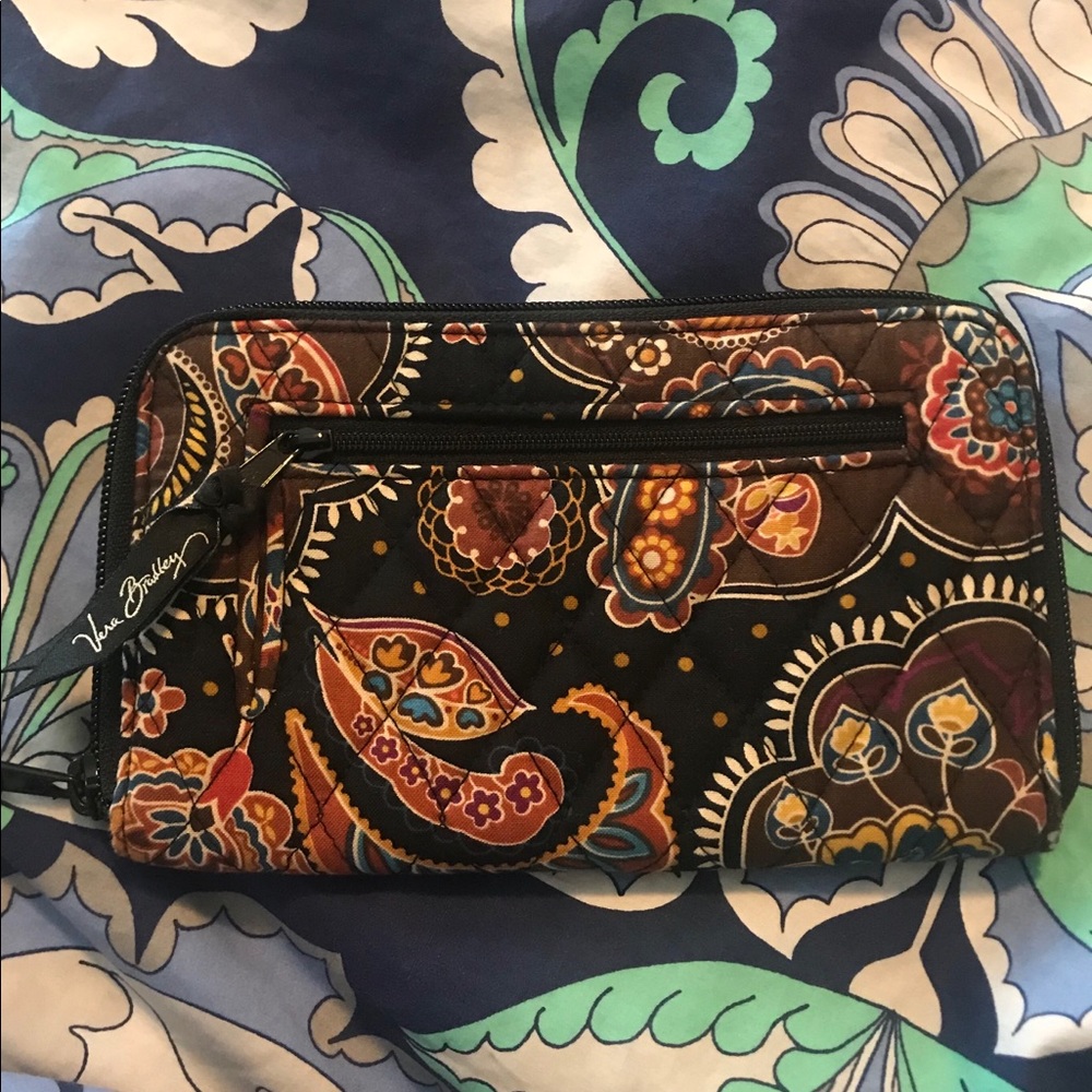 Vera Bradley Zip around wallet